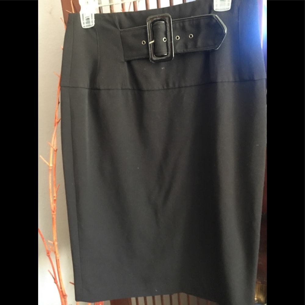 Black tailored skirt